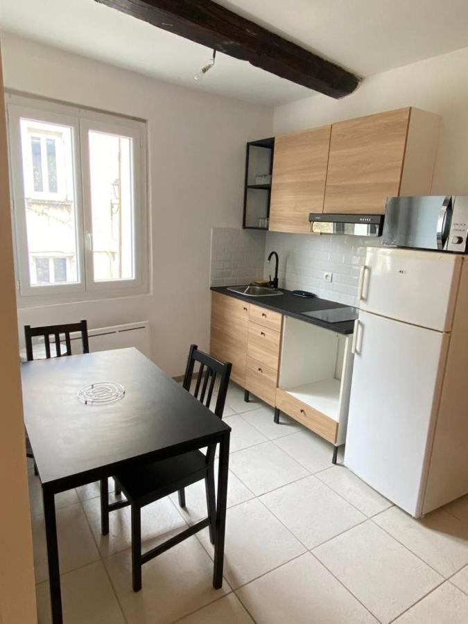 Petit Appartement Calme En Plein Centre Du Village De Ribiers Exterior photo